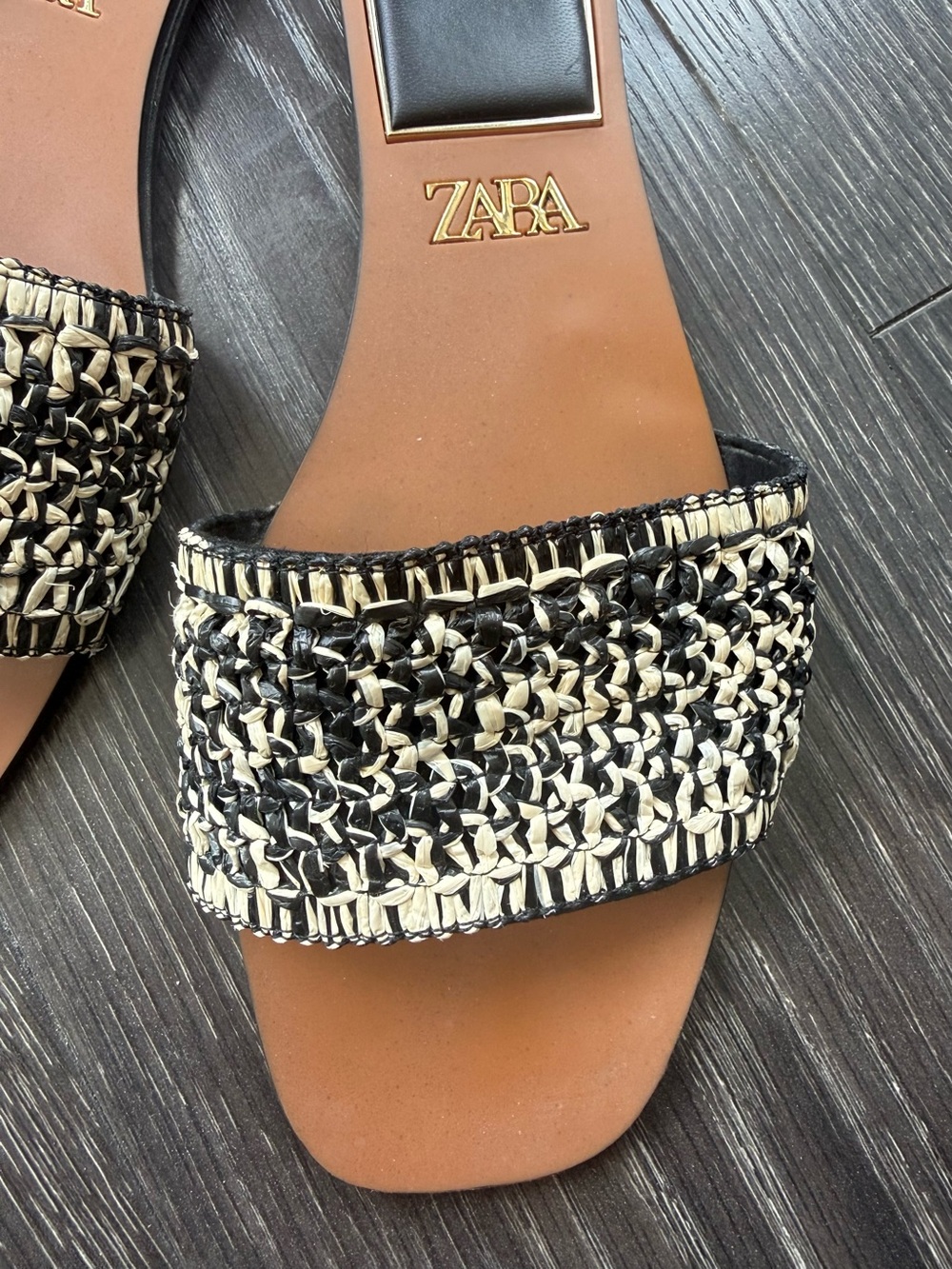 Zara Woven Black & White Slide Sandals: Size 41 - Picture 2 of 4